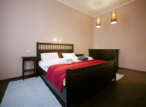 
Master Bedroom in Spanelska 2 apartment accommodation.   Prague Hotel apartment accomodation is offered  by accommodation in Prague and apartments in Prague. This short-term apartment rental Accomodation is close to Prague’s Wenceslas Square and Muzeum and is in Stare Mesto and is offered by apartments in Prague
