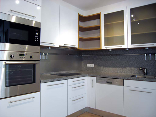 
Kitchen in Janska 7, appartament 5.  Prague Hotel apartment accommodation offered  by accommodations in Prague. This short-term apartment rental Accomodation is close to Prague’s Charles Bridge and Malostranske Namesti is in Mala Strana.